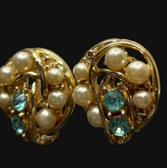 Mint Vintage 1950s Coro Craft Blue Rhinestone Faux Pearl Screw Back Earrings - Picture 9 of 13
